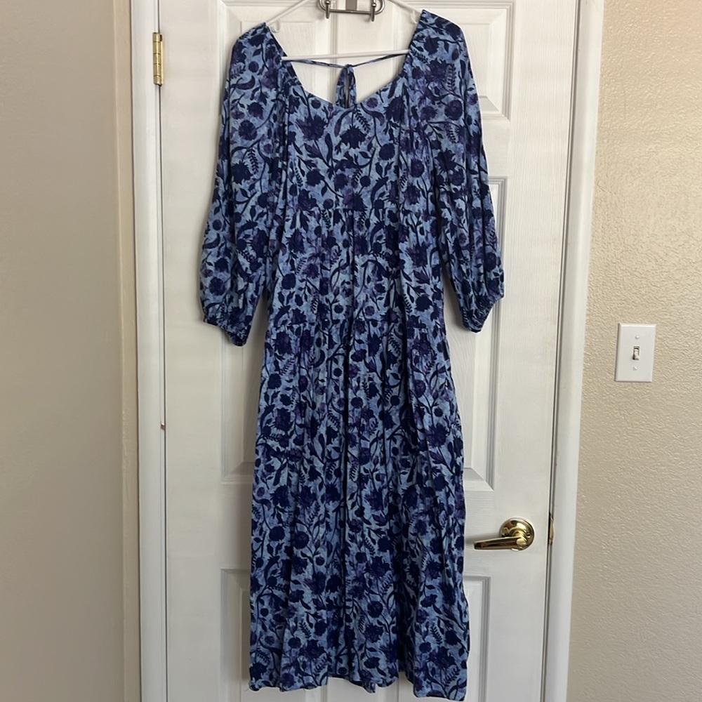 Universal Thread Women’s Floral Maxi Dress Size Medium - Has Pockets!